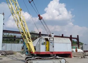Гусеничный кран МКГ 16
