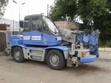 Самоходный кран Komatsu LW-100