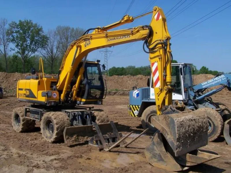 Колесный экскаватор JCB 130W