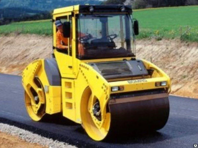 Вибрационный двухвальцовый каток Bomag 83Е