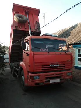 Карьерный самосвал Камаз 6520