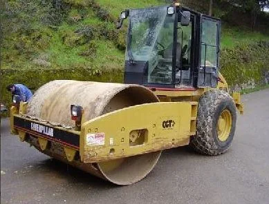 Вибрационный двухвальцовый каток Caterpillar CS-533 E