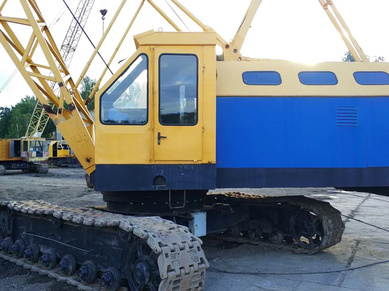 Гусеничный кран ЧМЗ ДЭК-321