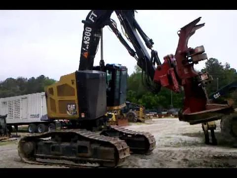Валочно-пакетирующая техника Caterpillar 521B