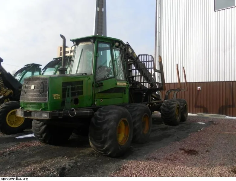 Форвардер John Deere 1110D