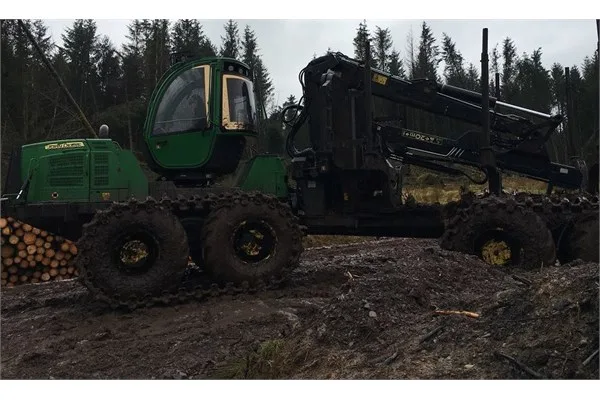 Харвестер колесный John Deere 1910E