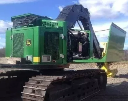 Валочно-пакетирующая техника John Deere 753