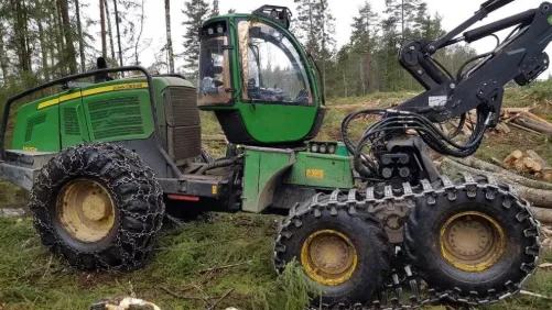 Харвестер колесный John Deere 1470E