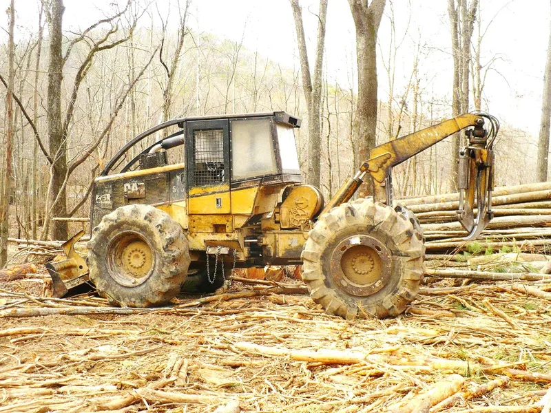 Скиддер Caterpillar 525