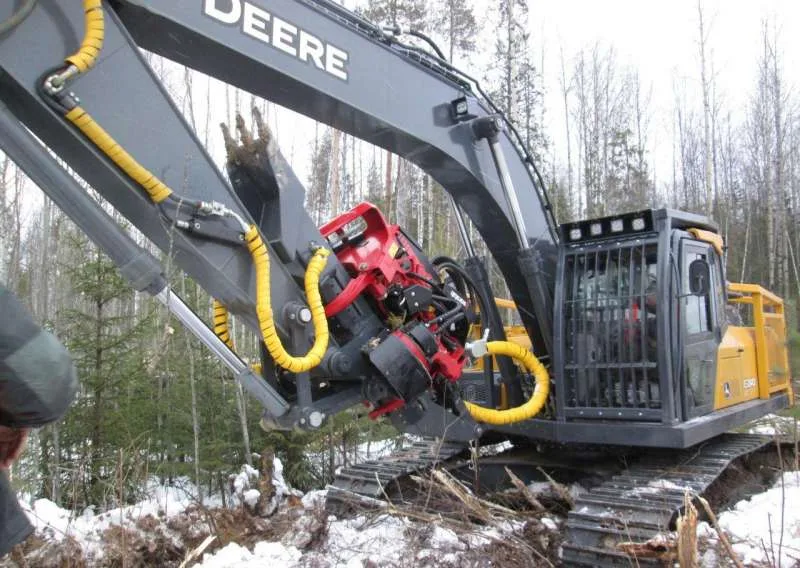 Харвестер гусеничный  John Deere E240LC