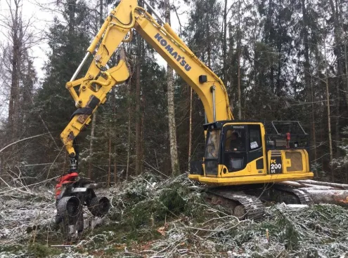Харвестер гусеничный  Komatsu PC200LC