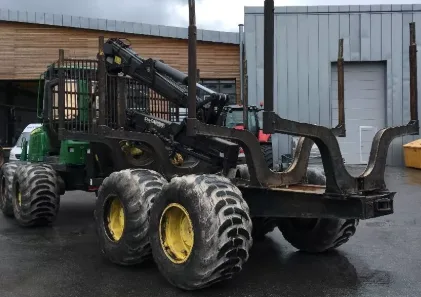Форвардер John Deere 1510E