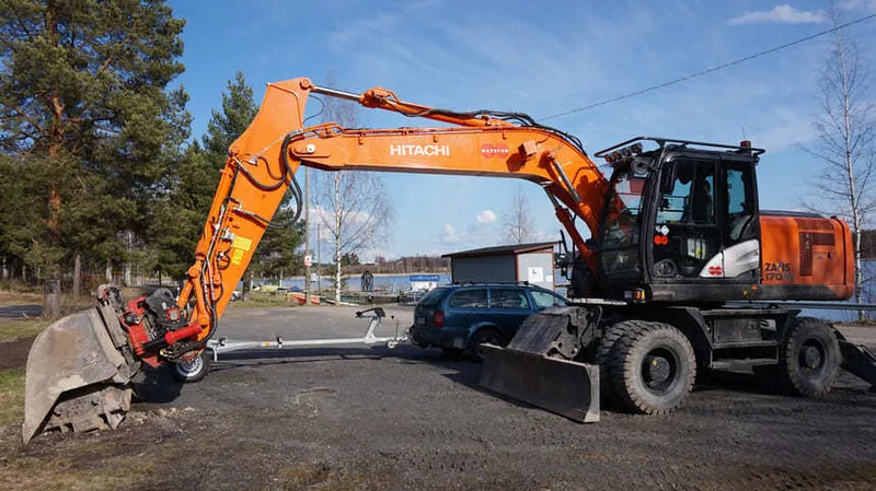 Колесный экскаватор Hitachi ZAXIS 170W