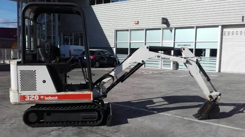 Мини-экскаватор Bobcat 320