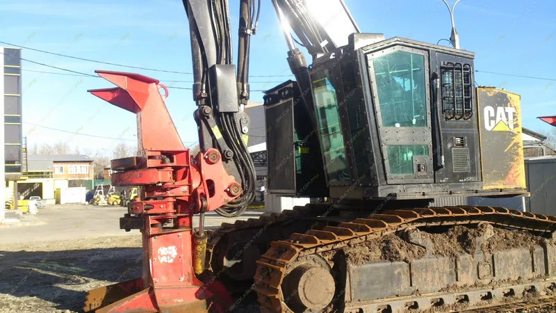 Валочно-пакетирующая техника Caterpillar 521B