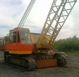 Гусеничный кран Челябинец ДЭК-251