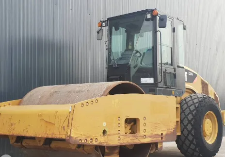 Вибрационный двухвальцовый каток Caterpillar CS76 XT