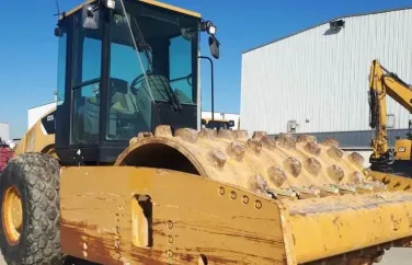 Вибрационный двухвальцовый каток Caterpillar CS76 XT