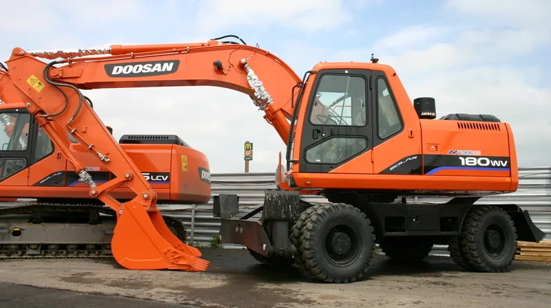 Колесный экскаватор DOOSAN Daewoo SOLAR L 180W-V