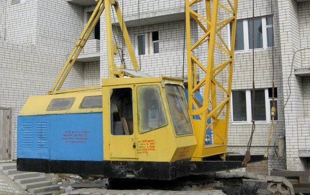 Гусеничный кран БРМЗ OMT-16
