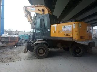 Колесный экскаватор Hyundai R200W-7