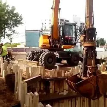 Колесный экскаватор JCB JS 160
