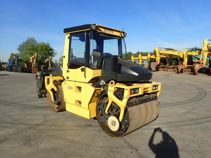 Вибрационный двухвальцовый каток Bomag BW 161 AD-4