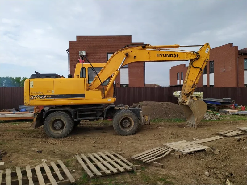 Колесный экскаватор Hyundai R170W-7