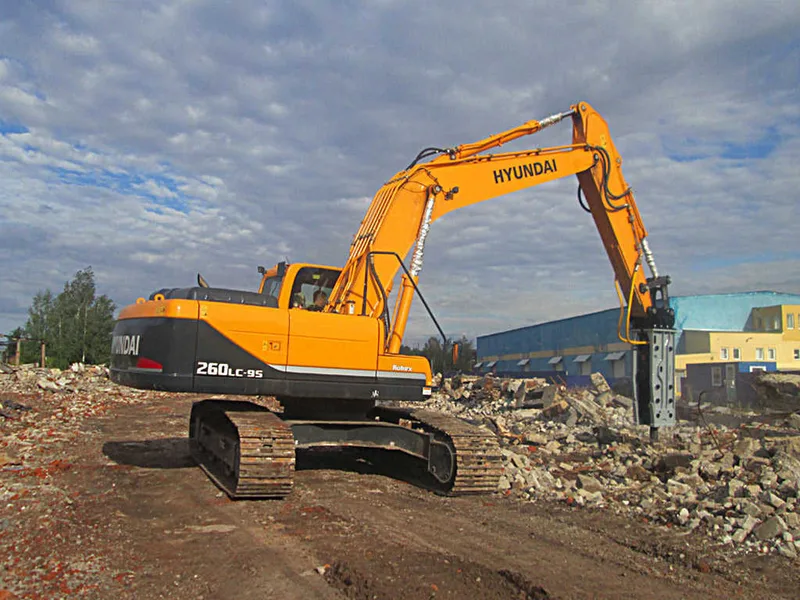 Колесный экскаватор Hyundai R180W-9S с гидромолотом 18 тонн