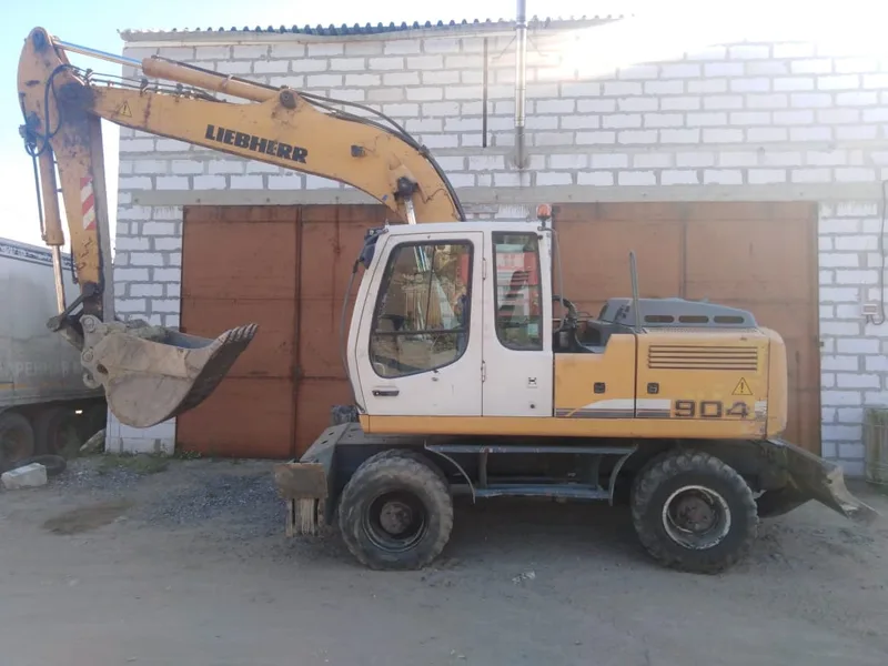 Колесный экскаватор Liebherr a 904