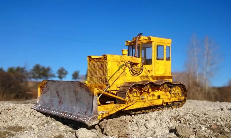 Средний бульдозер ЧТЗ Т-130