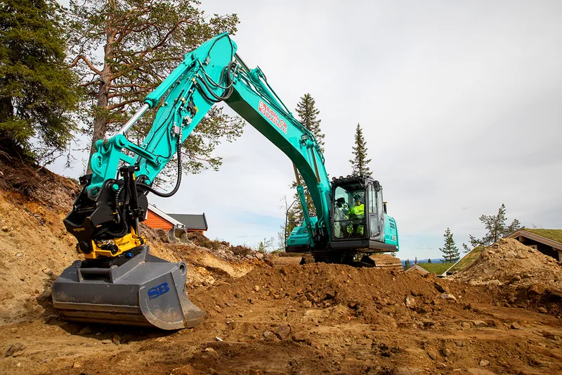 Гусеничный экскаватор Kobelco SK210LC-8
