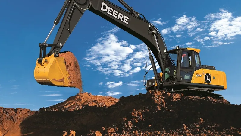 Гусеничный экскаватор John Deere E260 LC