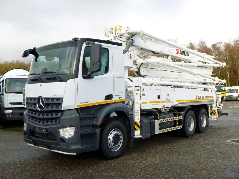 Автобетононасос Mercedes ACTROS — 32 м