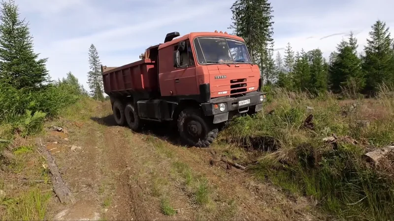 Карьерный самосвал Tatra 815 6x6