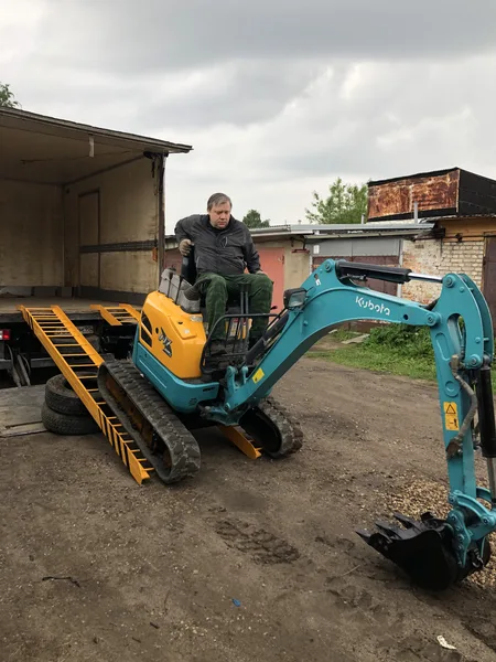 Мини-экскаватор                                                         Komatsu                                                     1600