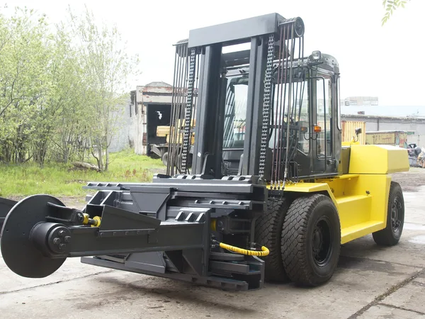 Вилочный погрузчик Komatsu FD160