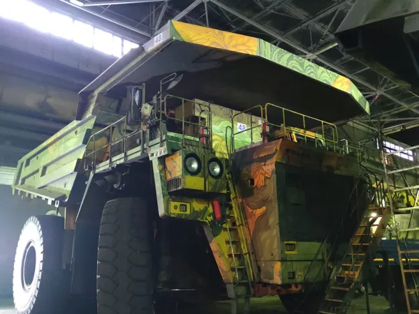 Карьерный самосвал Белаз 75310
