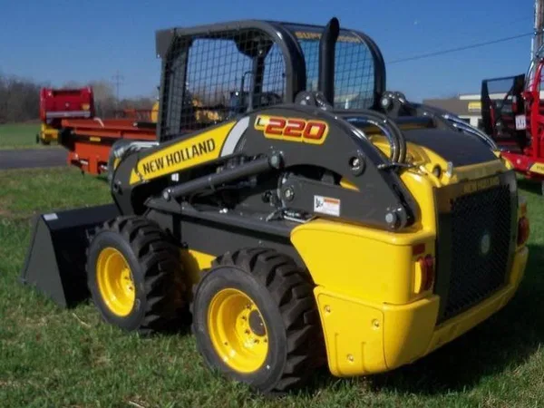 Мини-погрузчик New Holland L220