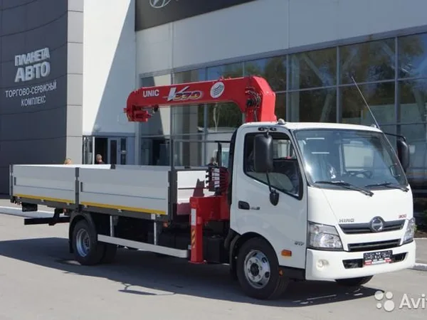 Бортовой грузовик с КМУ HINO 300 (Dutro)