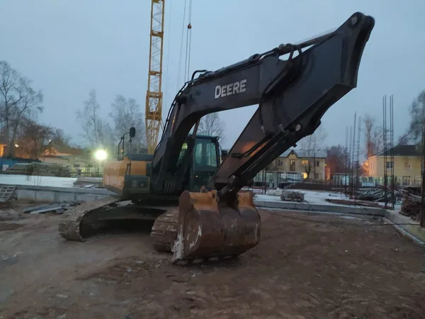 Гусеничный экскаватор John Deere E240LC AUX