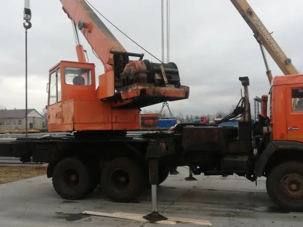 Автокран Ульяновец МКТ-25 на шасси КамАЗ 53215