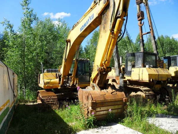 Гусеничный экскаватор Komatsu PC300-8