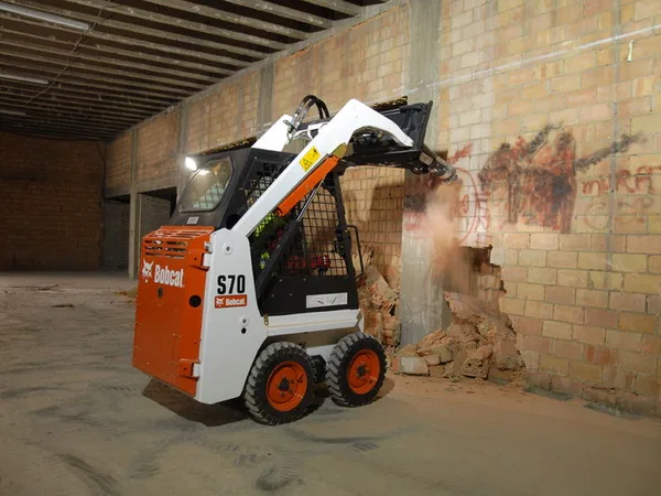Мини-погрузчик Bobcat S70