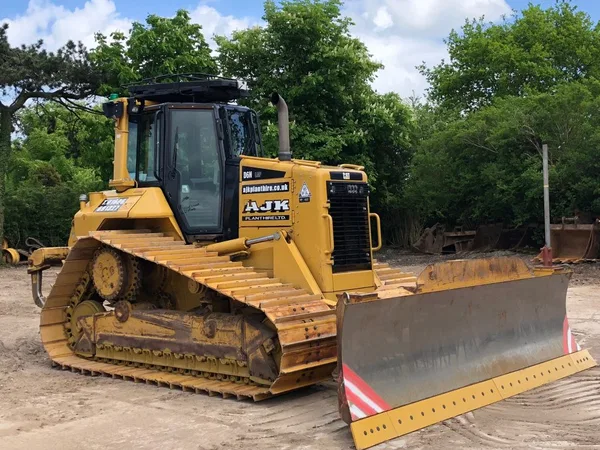 Средний бульдозер                                                     Caterpillar                                                 D6N LGP