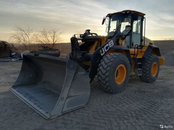 Трактор JCB в аренду