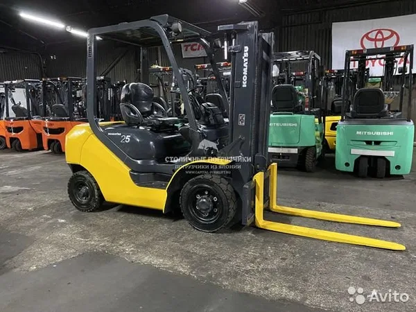 Вилочный погрузчик Komatsu FD25T-17