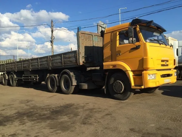 Бортовой грузовик Камаз 65116-N3. 13 метров