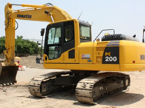 Гусеничный экскаватор Komatsu PC200