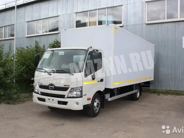 Промтоварный фургон Hino 300